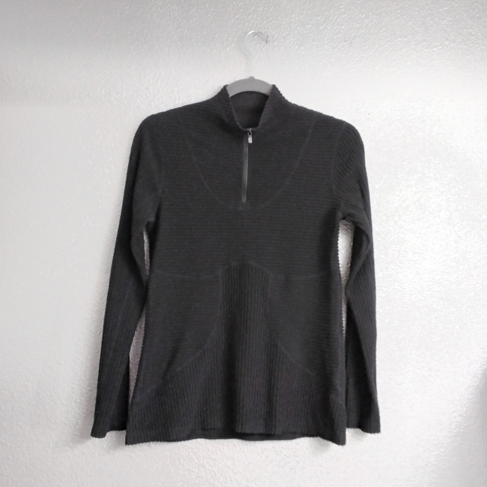 Women's Therma Fit Nike Pullover Shirt   Size S